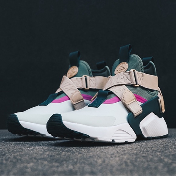 nike air huarache 5.5 mens green